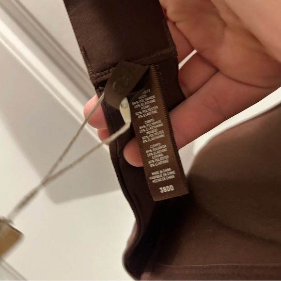 NWT Skims bra 38 DD - Picture 5 of 6